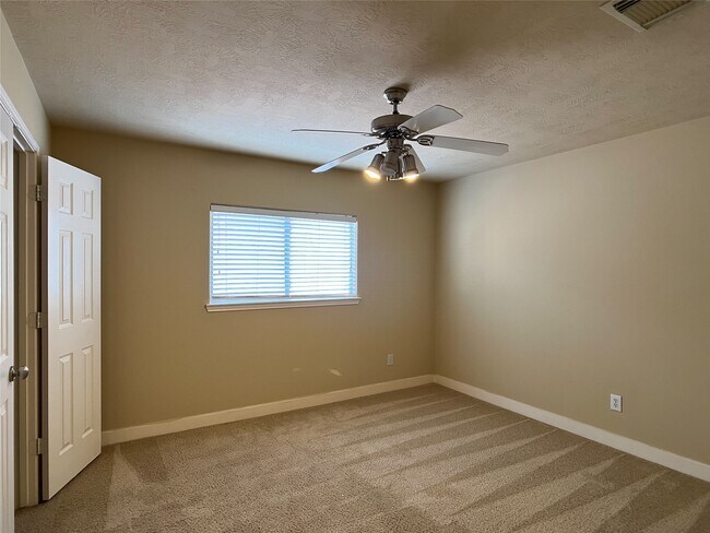 Building Photo - 11827 Edenstone Dr