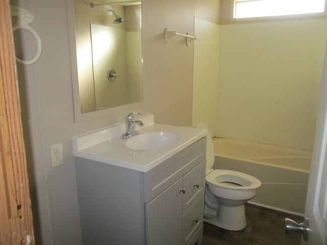 Building Photo - 315 Belew St