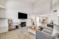 Building Photo - 2 Bedroom Condo w/ Patio & 1 Car Attached ...