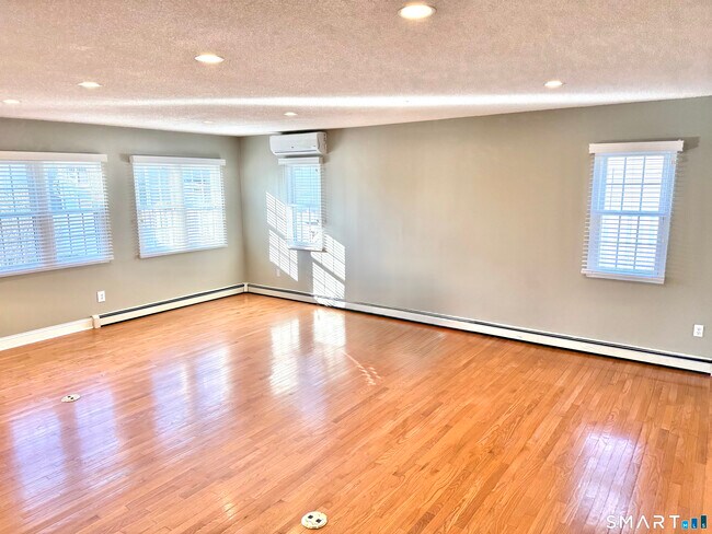 Building Photo - 94 Waldron Dr