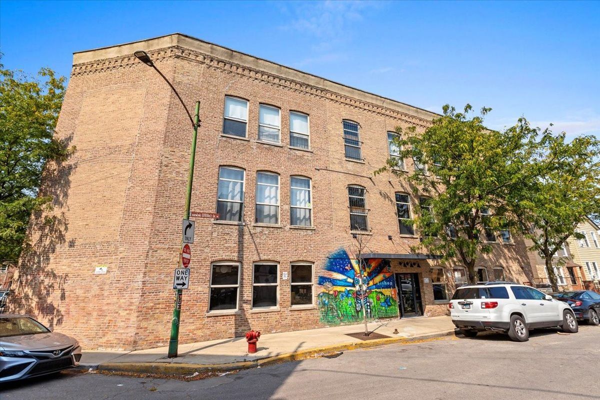 Building Photo - 1822 S Bishop St