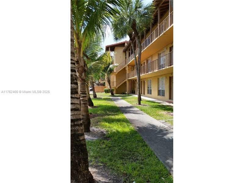 Building Photo - 7155 Miami Lakes Dr