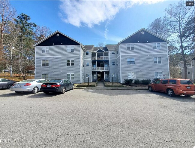 Building Photo - 1420 Collegiate Cir