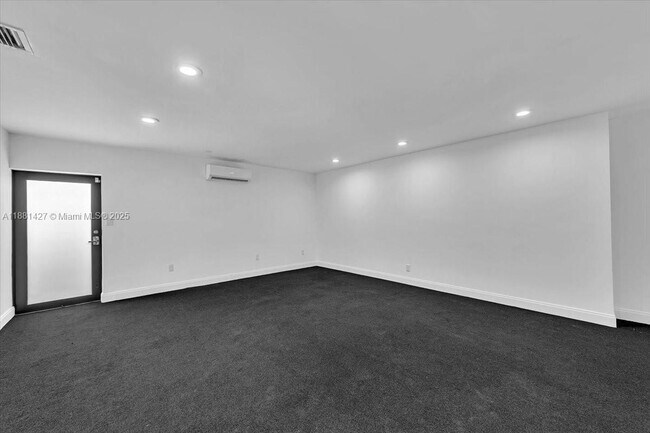 Building Photo - 5250 SW 4th Ct