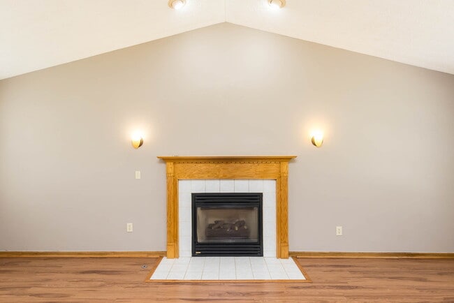 Building Photo - 1032 Pebble Brook Dr
