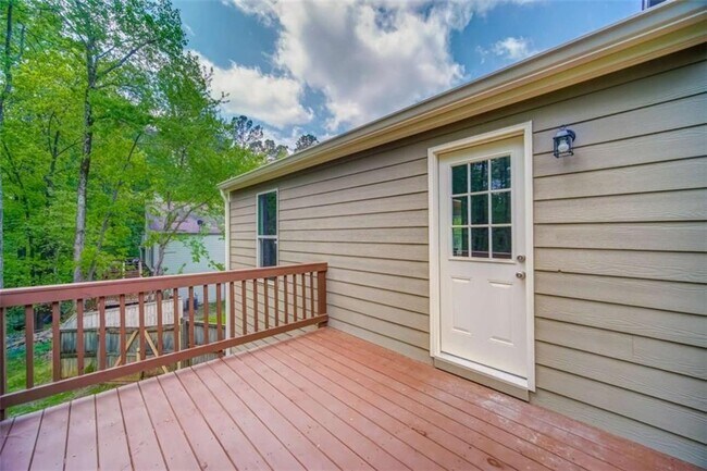 Building Photo - 2218 Woodfern Dr