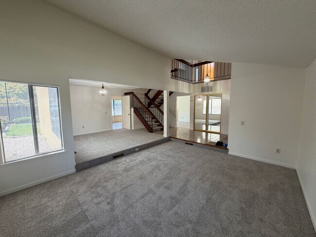Building Photo - 872 Shellwood Way