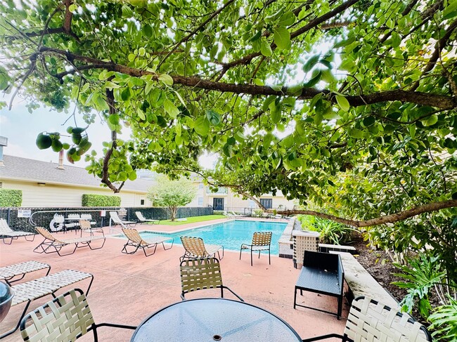 Building Photo - 3131 Cummins St