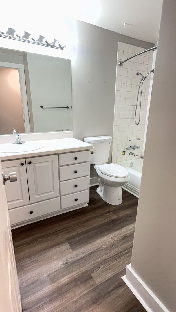 Building Photo - COTTONWOOD HEIGHTS 4 bed 3 bath family home