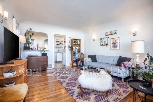 Building Photo - 2009 S 1500 E