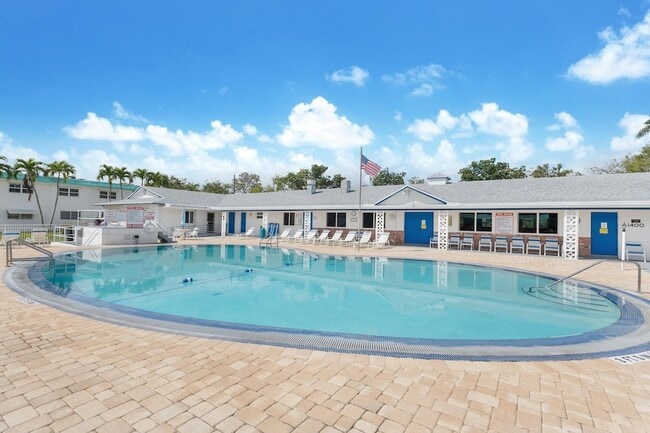 Building Photo - 1401 N 12th Ct