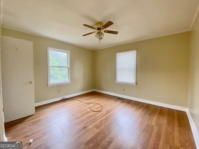 Building Photo - 408 Main St