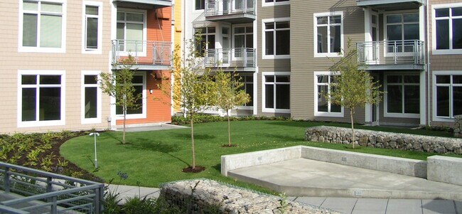 Building Photo - 180 Harbor Square Loop NE