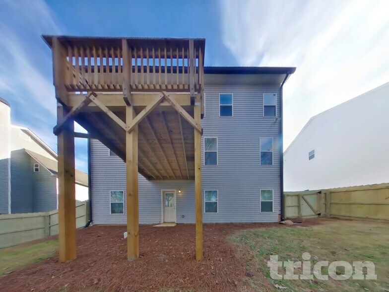 Building Photo - 506 Oscar Way