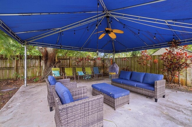 Building Photo - North 31st Avenue, Hollywood, FL 33021 - 3 BR 2 BA house