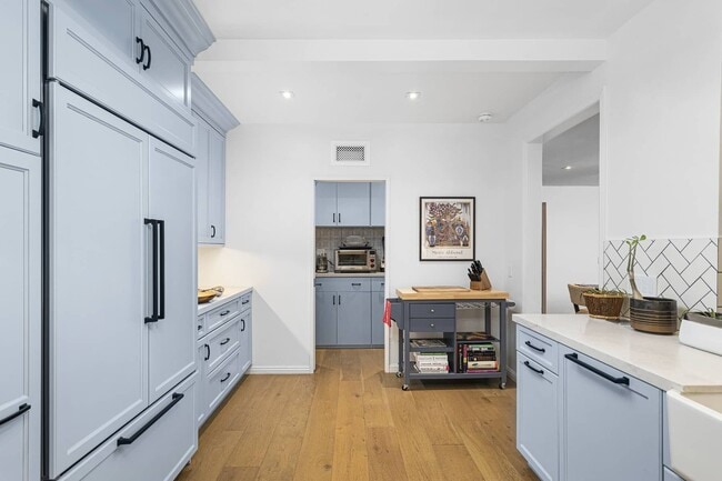 Building Photo - 2237 Century Hill