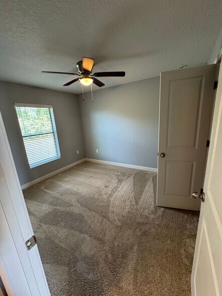 Building Photo - 1677 Lizette St SE