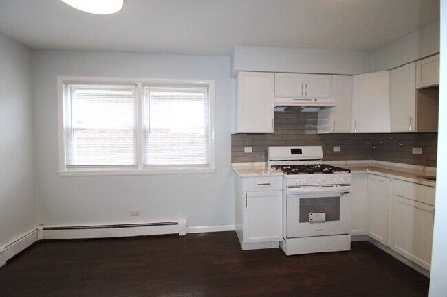 Building Photo - 1220 Marengo Ave