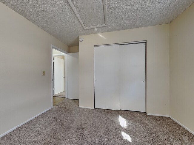 Building Photo - 15696 Bolesta Rd