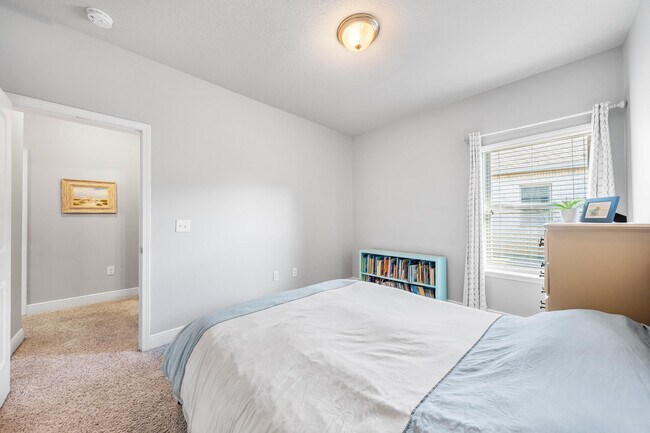 Building Photo - 169 Windchime Way