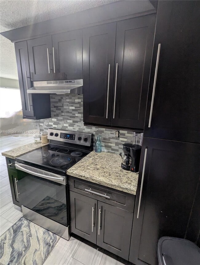 Building Photo - 7610 SW 10th St