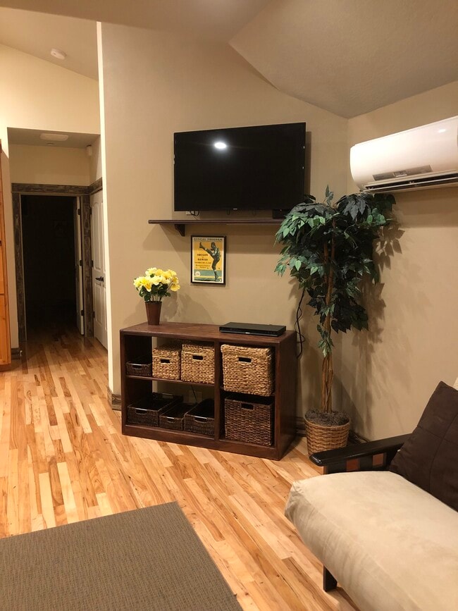 Building Photo - 2735 Emerald St