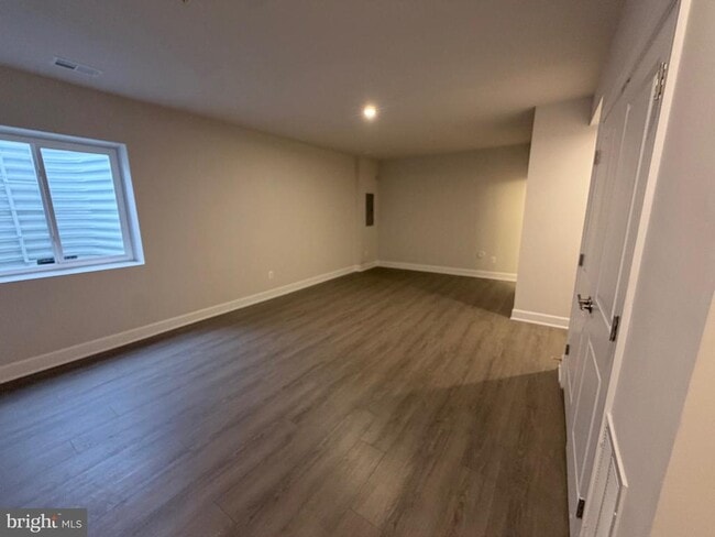 Building Photo - 10825 Foxtrot Cir