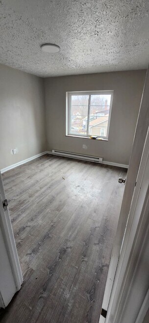 Building Photo - 2461 Noble Rd