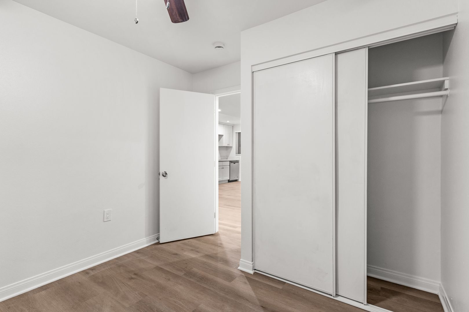 Building Photo - 3032 E 7th St