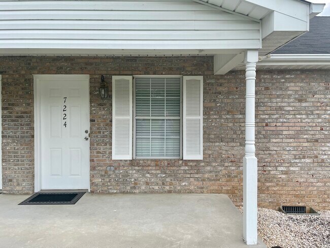 Building Photo - 7224 Howard Bennett Way