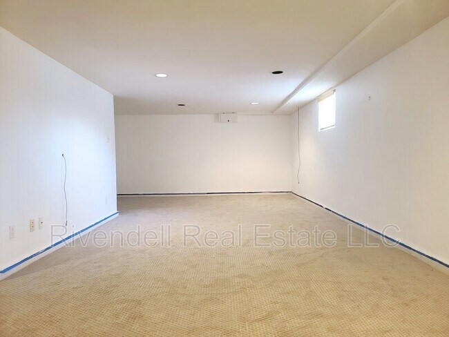 Building Photo - 1424 N Locust St