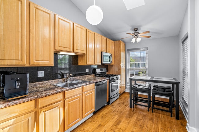 Building Photo - 2736 S Embers Ln