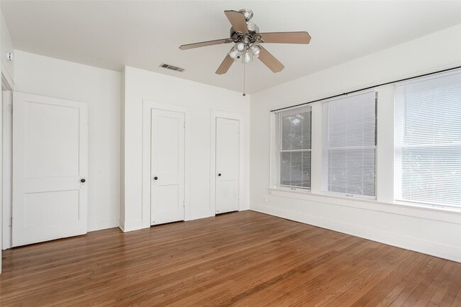 Building Photo - 4809.5 Reiger Ave
