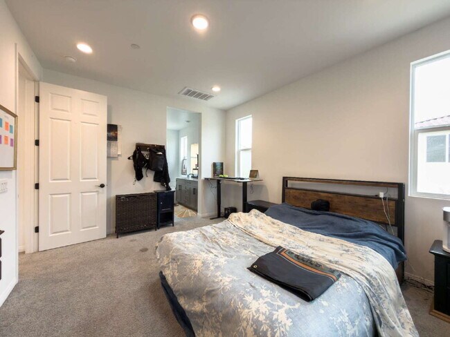 Building Photo - Spacious 4-Bed, 3-Bath Retreat on Malalenca Road in the Harvest Subdivision!