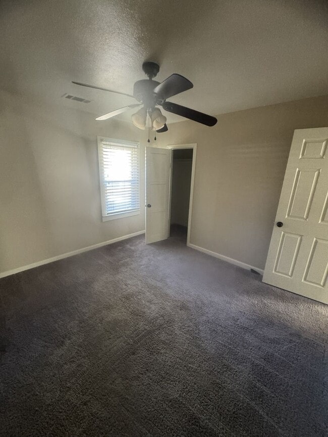 Building Photo - Beautiful upgraded home