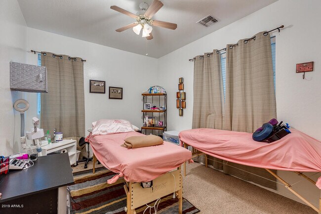 Building Photo - Charming 5 Bed 3 Bath Tolleson Home with Solar!!