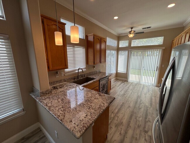 Building Photo - 460 Winesap Dr