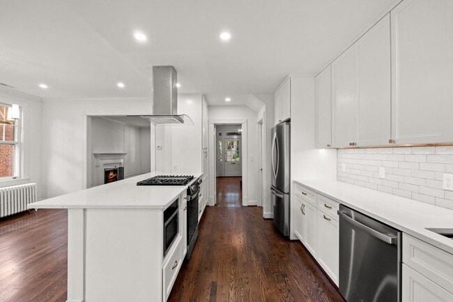 Building Photo - 2814 Bellevue Terrace NW