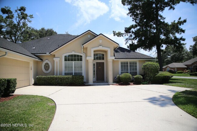 Primary Photo - 209 Edgewater Branch Dr