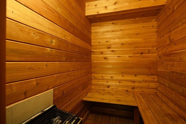 Building Photo - Mid-Century Charm and Comfort with a Sauna!
