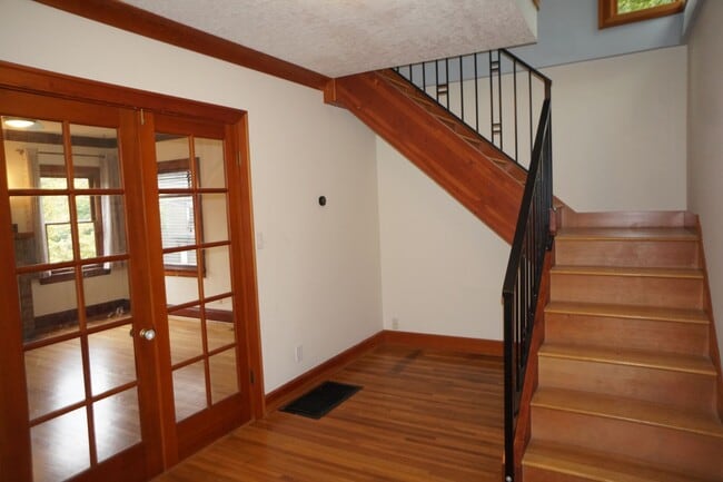 Building Photo - Amazing two bedroom sellwood beauty!