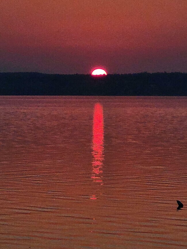 Building Photo - 19118 Soundview Dr NW