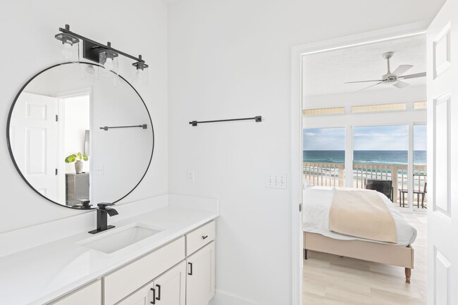 Building Photo - Newly Renovated Beach Front Four Bedroom Home