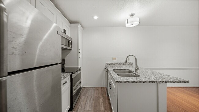 Building Photo - 2100 Wilcrest Dr