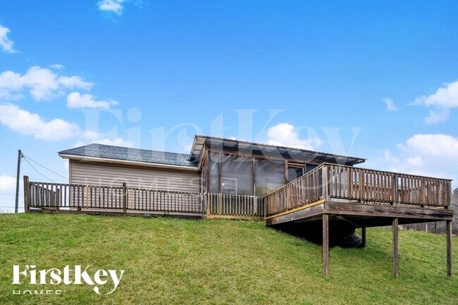 Building Photo - 400 Crooked Creek Ln