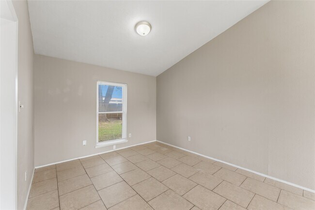 Building Photo - 16958 Jenikay St