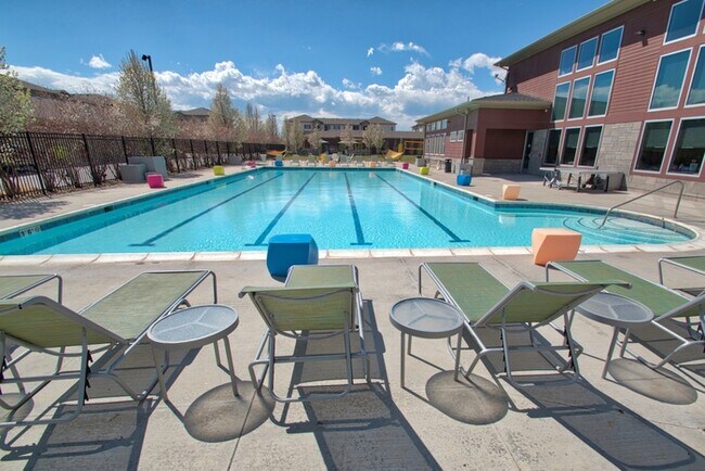 Building Photo - Find Your Perfect Fit At Terra Vida!