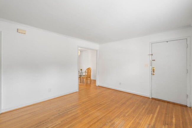 Building Photo - 918 McAlway Rd