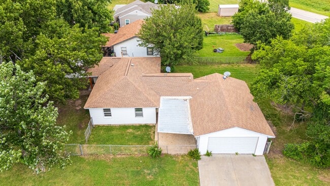 Building Photo - Moore Rent to Own Home!