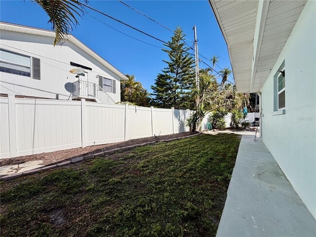 Building Photo - 13299 3rd St E